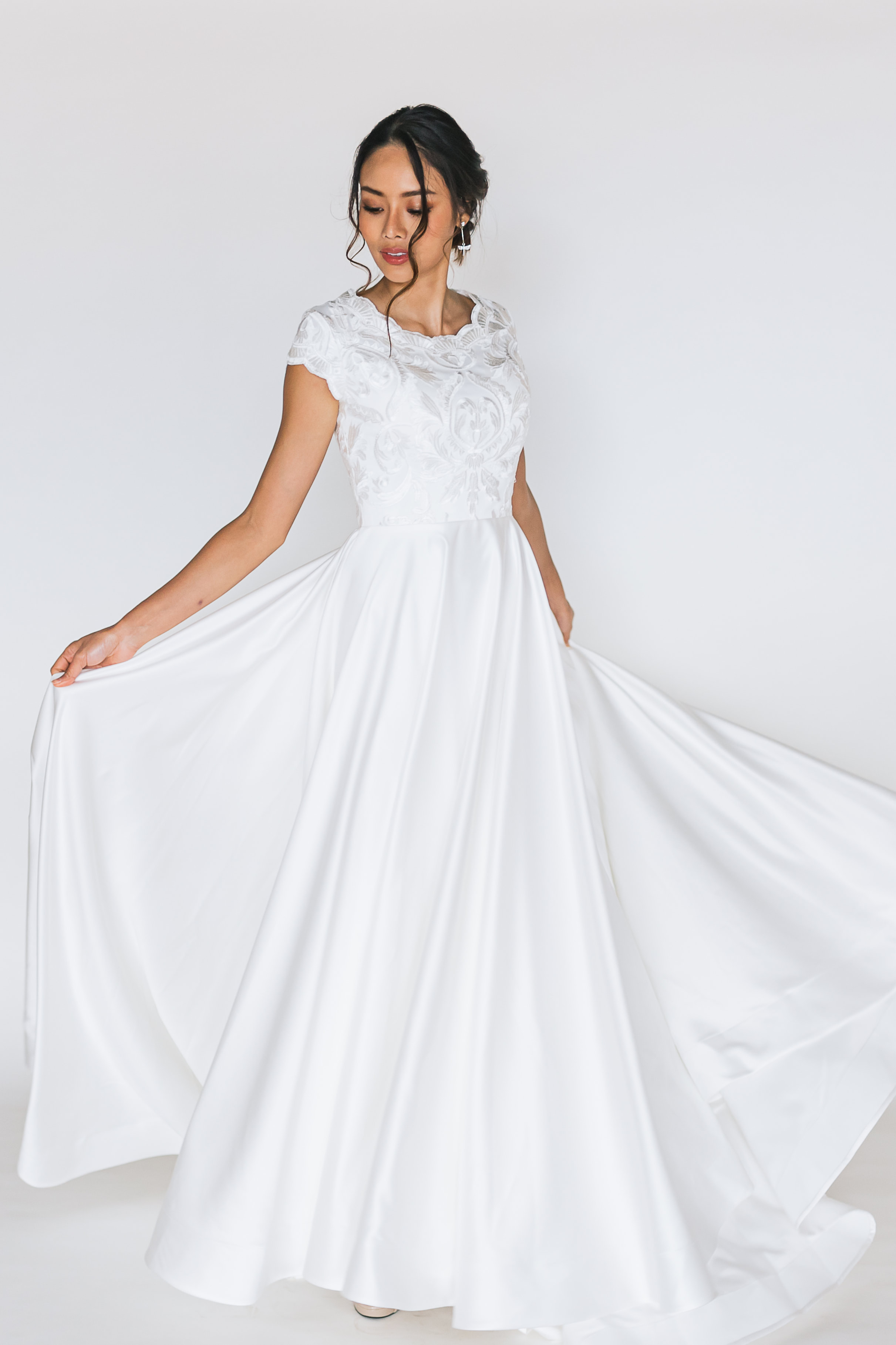 sweetheart vintage lace wedding dresses Vintage Strapless Sweetheart A-Line Lace Tulle Floral Embroidery & She   DSProm